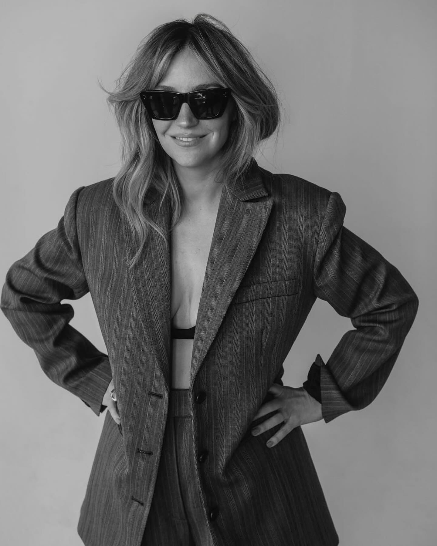 Abby Elliott Shines in Numero Netherlands Digital Feature