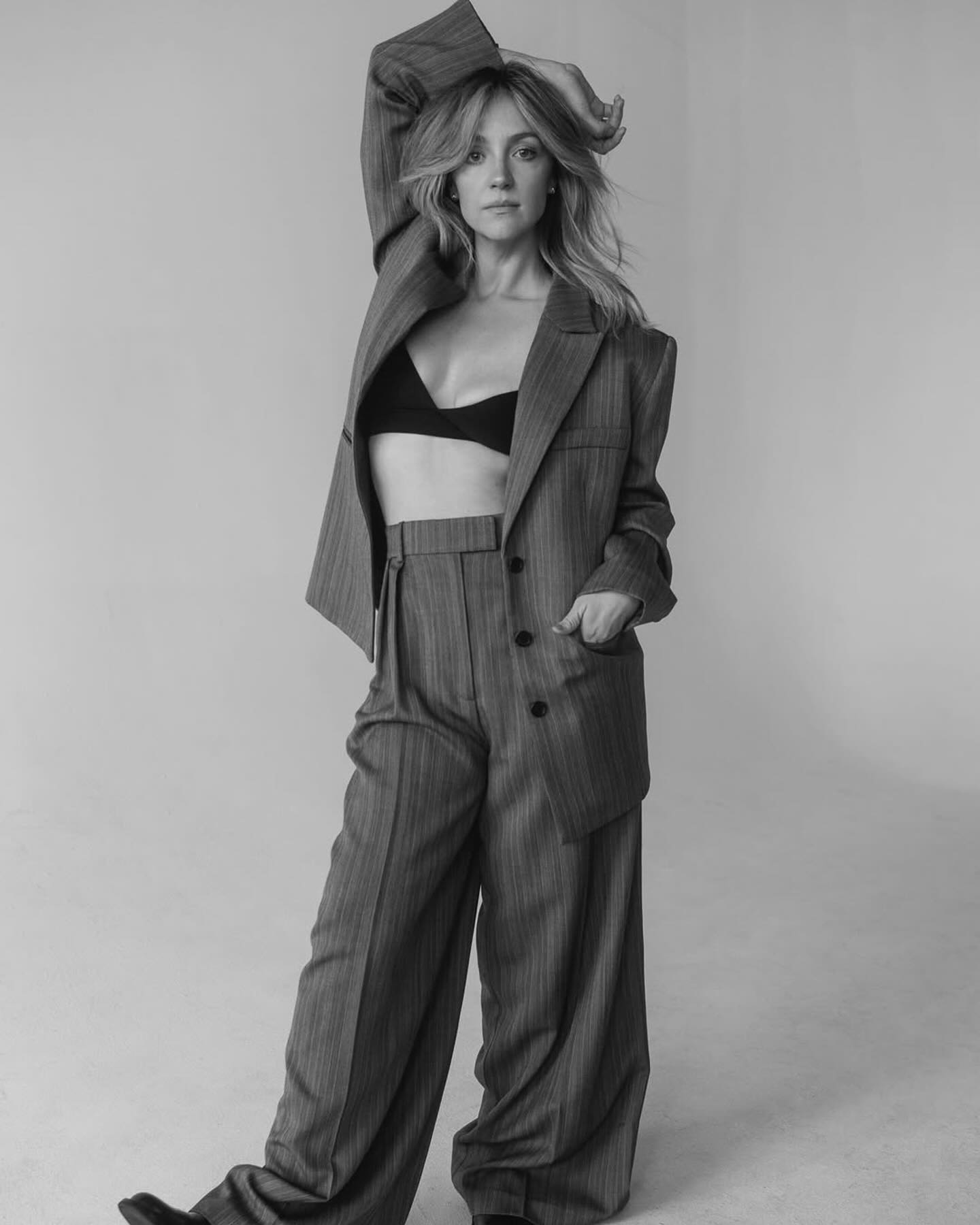 Abby Elliott Shines in Numero Netherlands Digital Feature