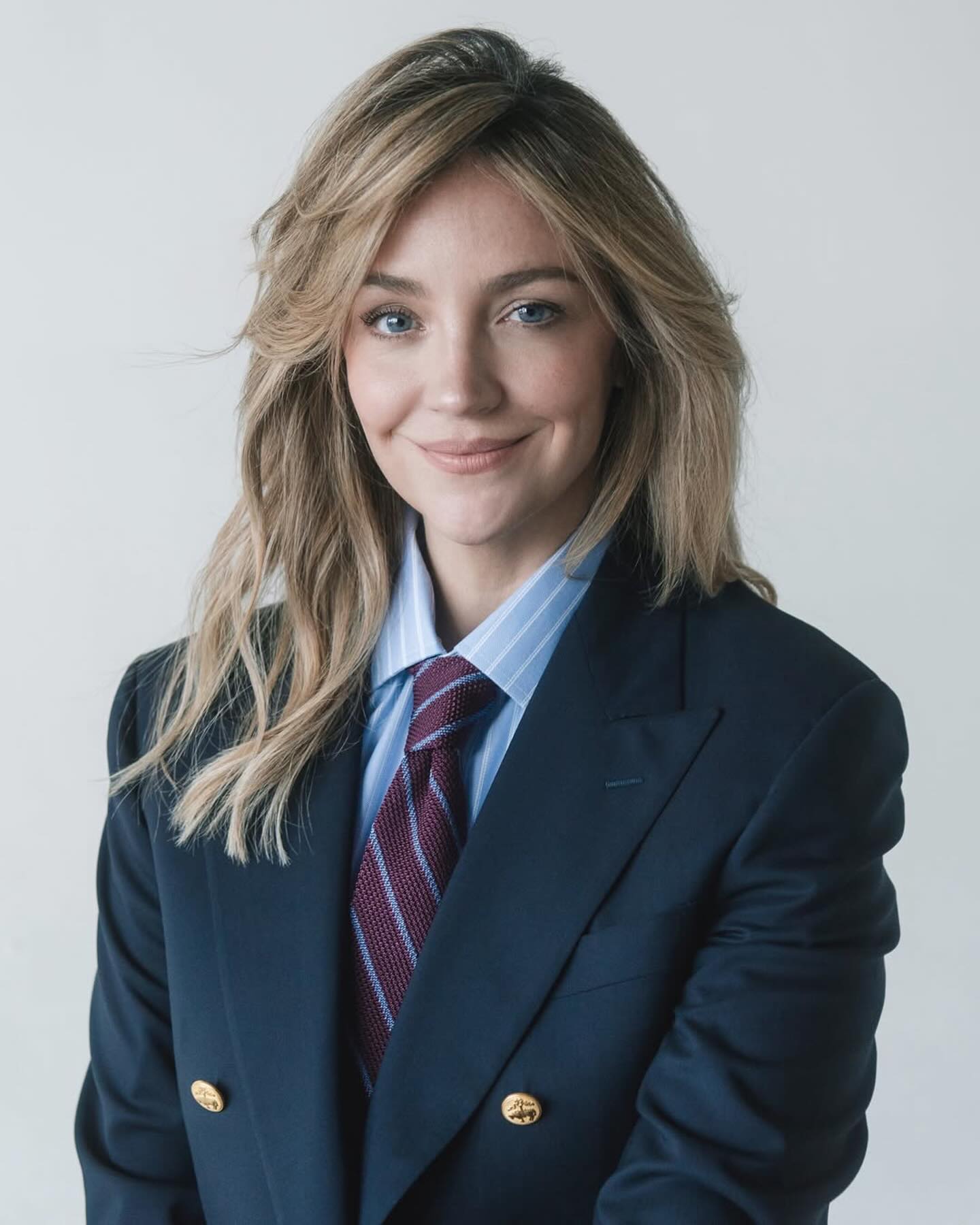 Abby Elliott Shines in Numero Netherlands Digital Feature