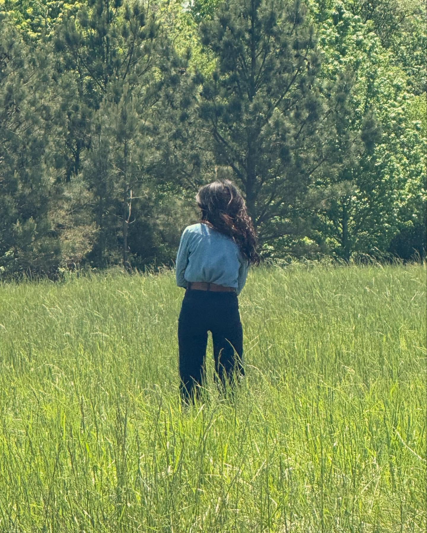 Abigail Spencer Embraces Country-Style In New 'Blue Jean Bebe' Instagram Post