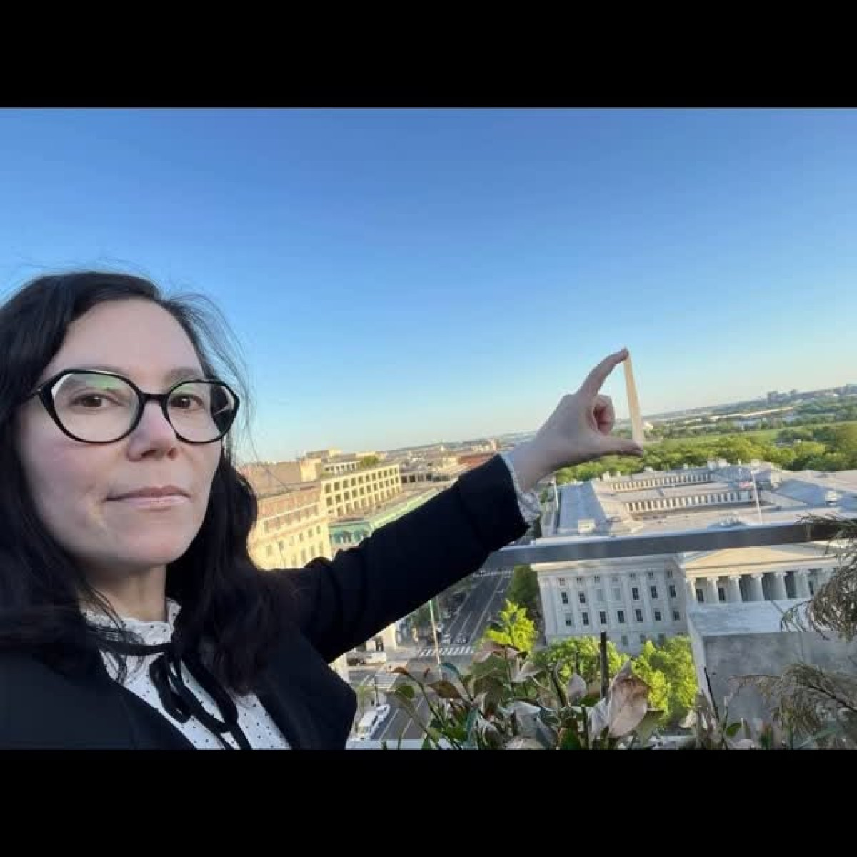 Alex Borstein Bids Washington D.C. Farewell, Celebrates Arts Legacy Actress and comedian says goodbye to Washington after eventful trip.