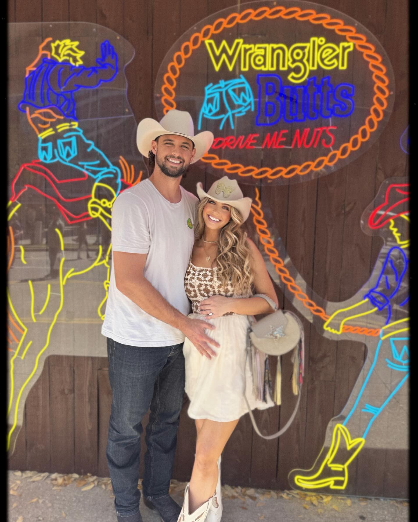 Actress showcases rodeo adventures and family's country lifestyle in nostalgic Instagram post