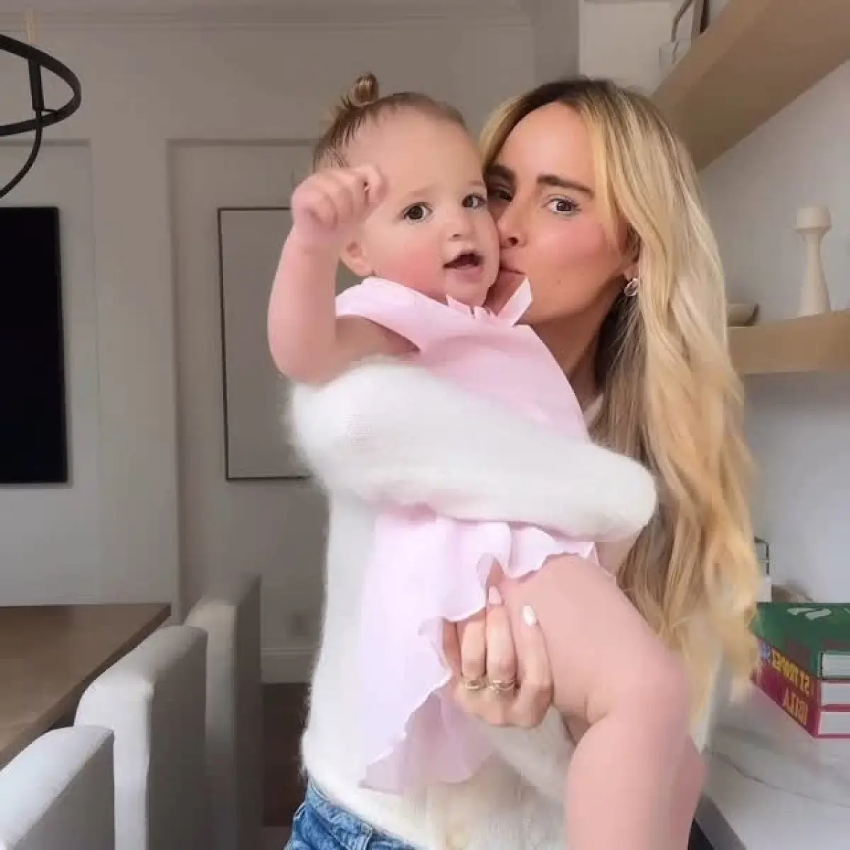 Amanda Stanton’s Ballet Bun Struggles: Daughter’s Hairstyle Only Lasts Seconds Former Bachelor contestant shares relatable hair moment while continuing life as mom-fluencer