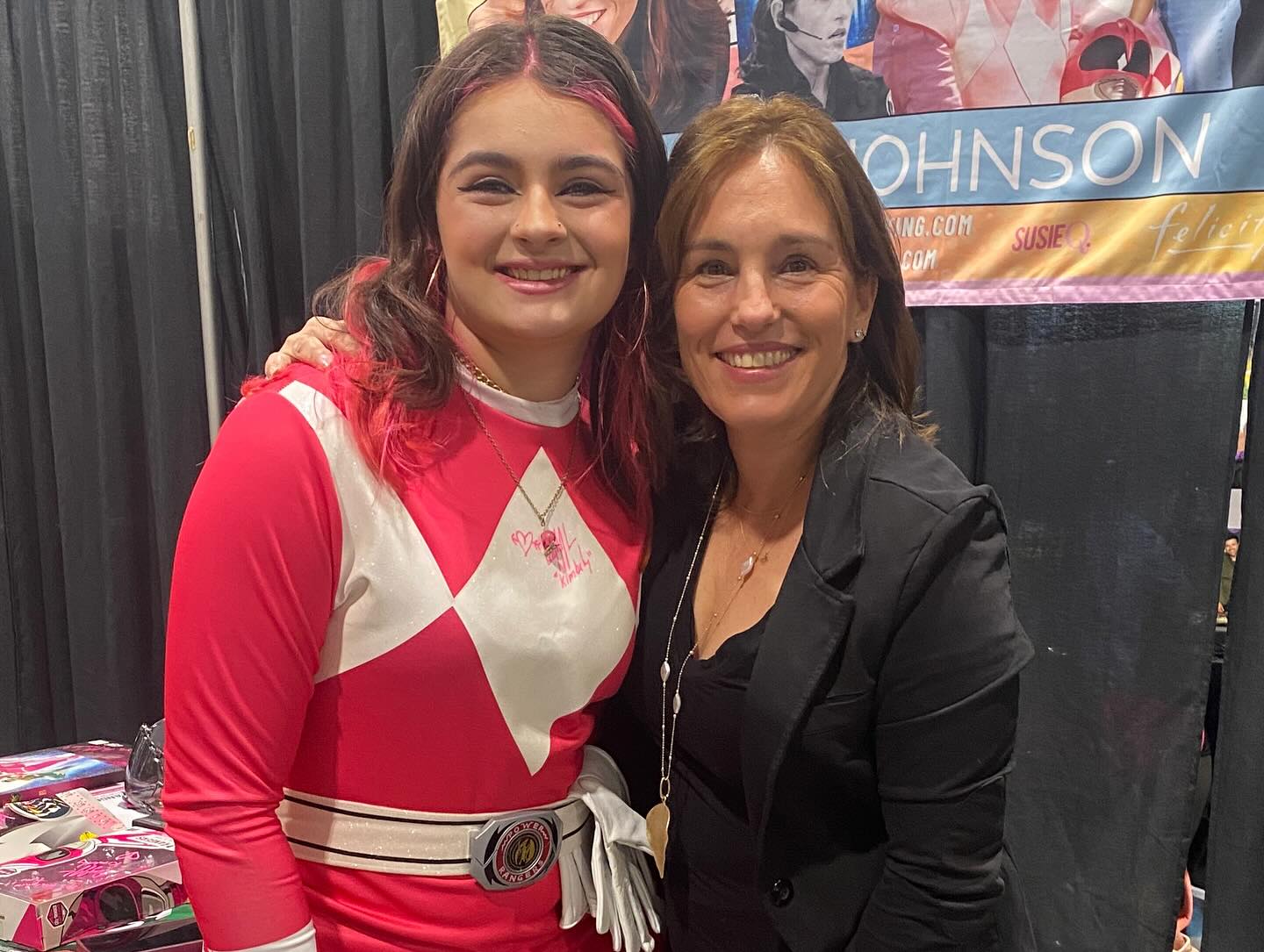 Amy Jo Johnson Celebrates Power Rangers Reunion at NostalgiaCon Denver