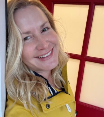 Angela Kinsey delights in weekend rain, celebrating nature's bloom on her Instagram feed!