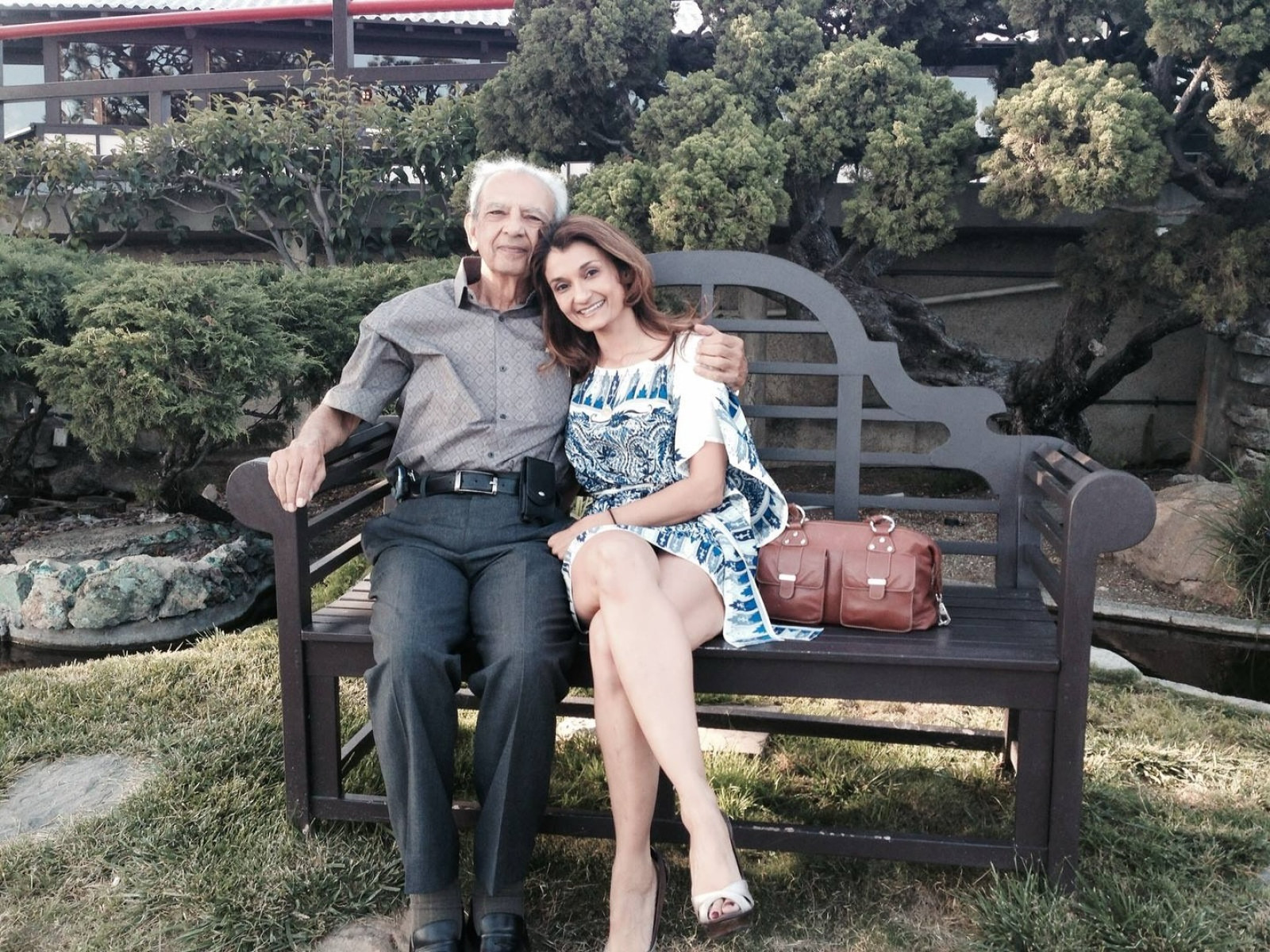 Anjali Bhimani Pays Heartfelt Tribute To Late Father On His Birthday Anjali Bhimani honors her late father on his birthday in a heartfelt tribute full of love!