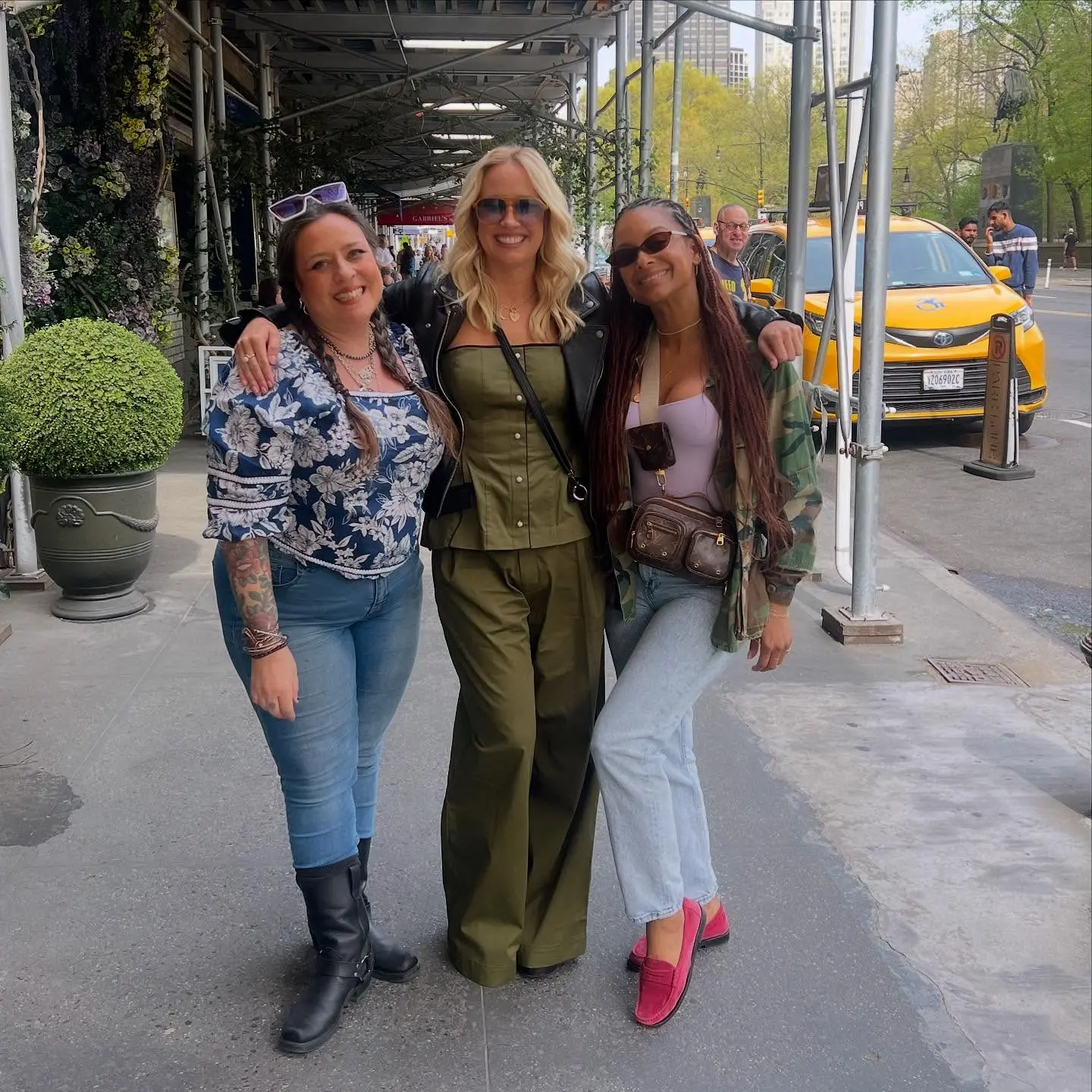 Anna Camp Celebrates Glamorous Week with YouNetflix Team