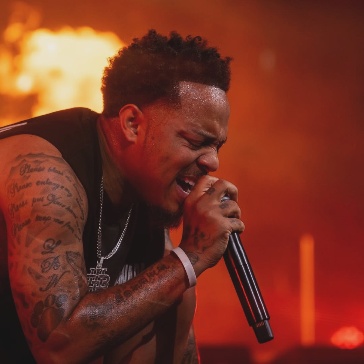 Bow Wow Embraces Passion On Millennium Tour 25 Bow Wow ignites #MillenniumTour25 with unwavering passion, blazing style, and raw energy!.