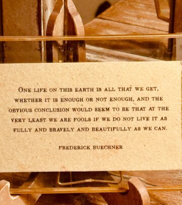 Brenda Strong Inspires With A Gentle Call To Live Each Day Fully
