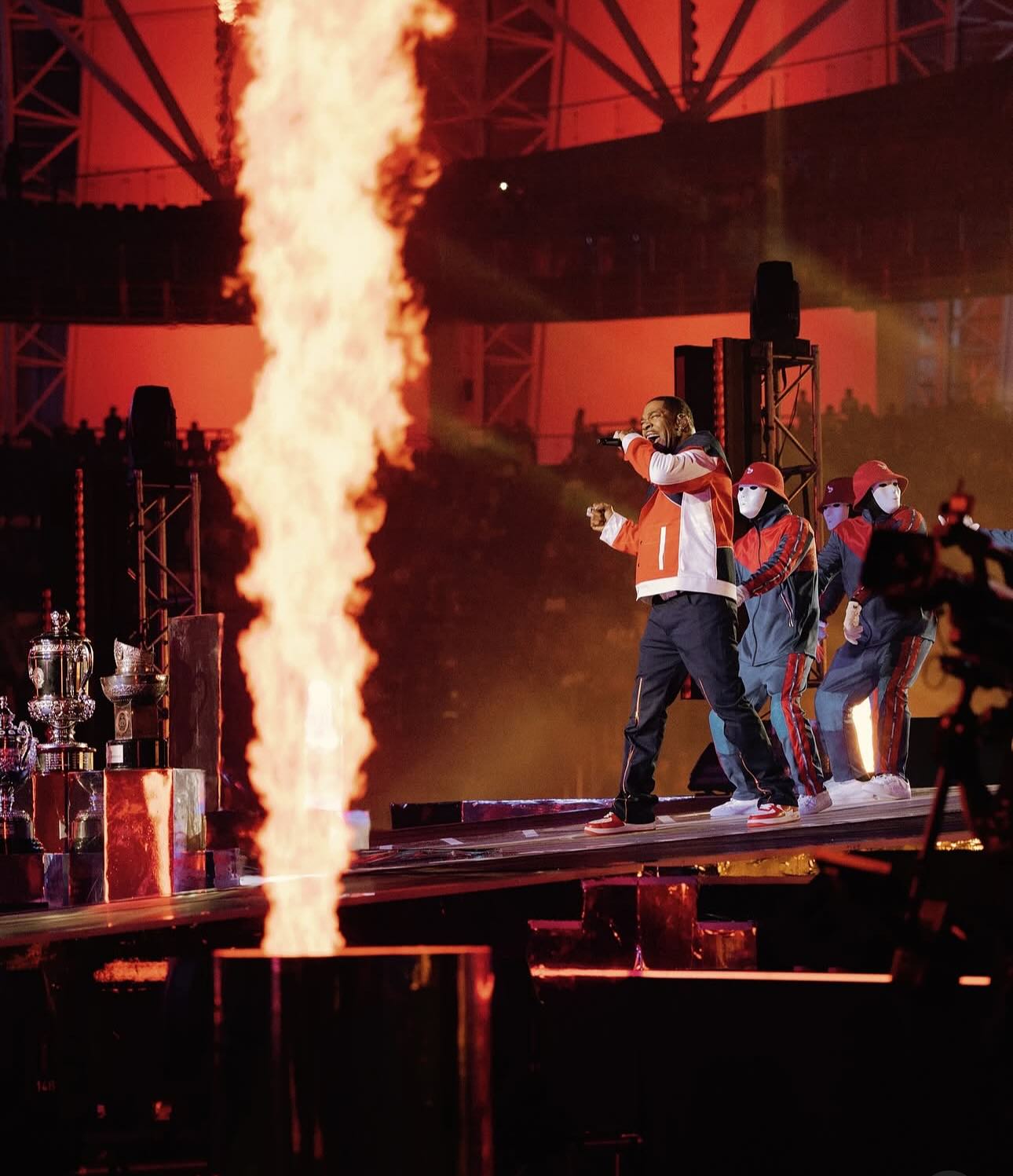 Busta Rhymes Shuts Down Johor Stadium in Malaysia Busta Rhymes rocks Johor Stadium, Malaysia, with an explosive show electrifying fans! now