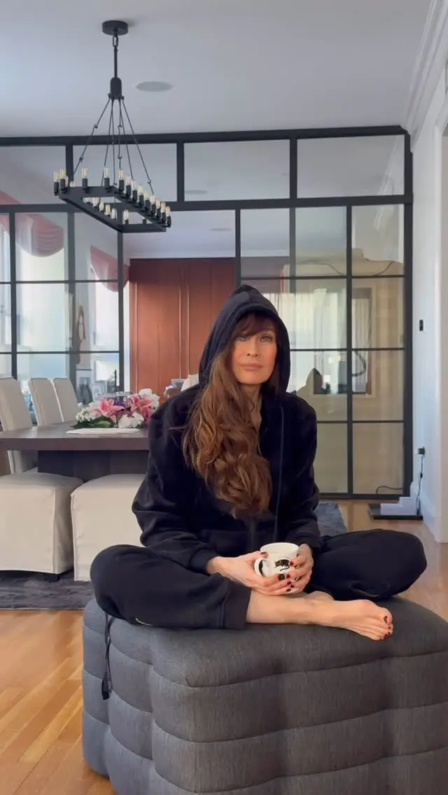 Carol Alt Honors Pope Francis With Tribute On Social Media Amid Tuesday Shoesday Tradition