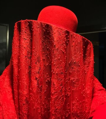 The Grammy winner captivates fans with a close-up showcasing his distinctive style