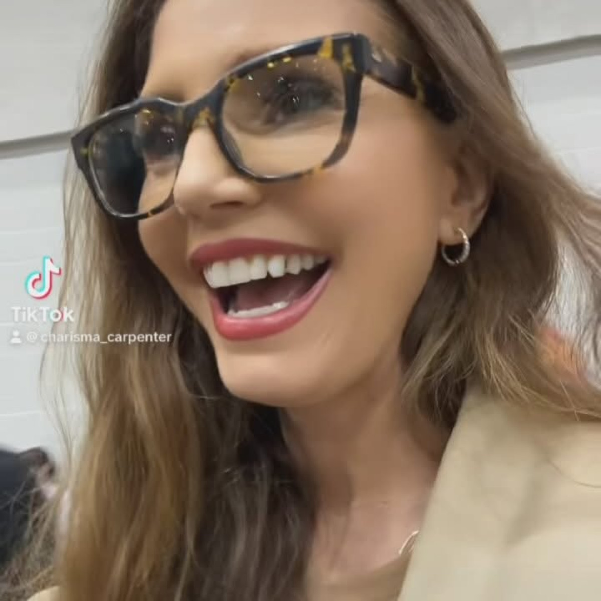 Charisma Carpenter Celebrates HSV Expo With Fans Charisma Carpenter shines at HSV Expo, thanking fans from Alabama & celebrating with Emma!