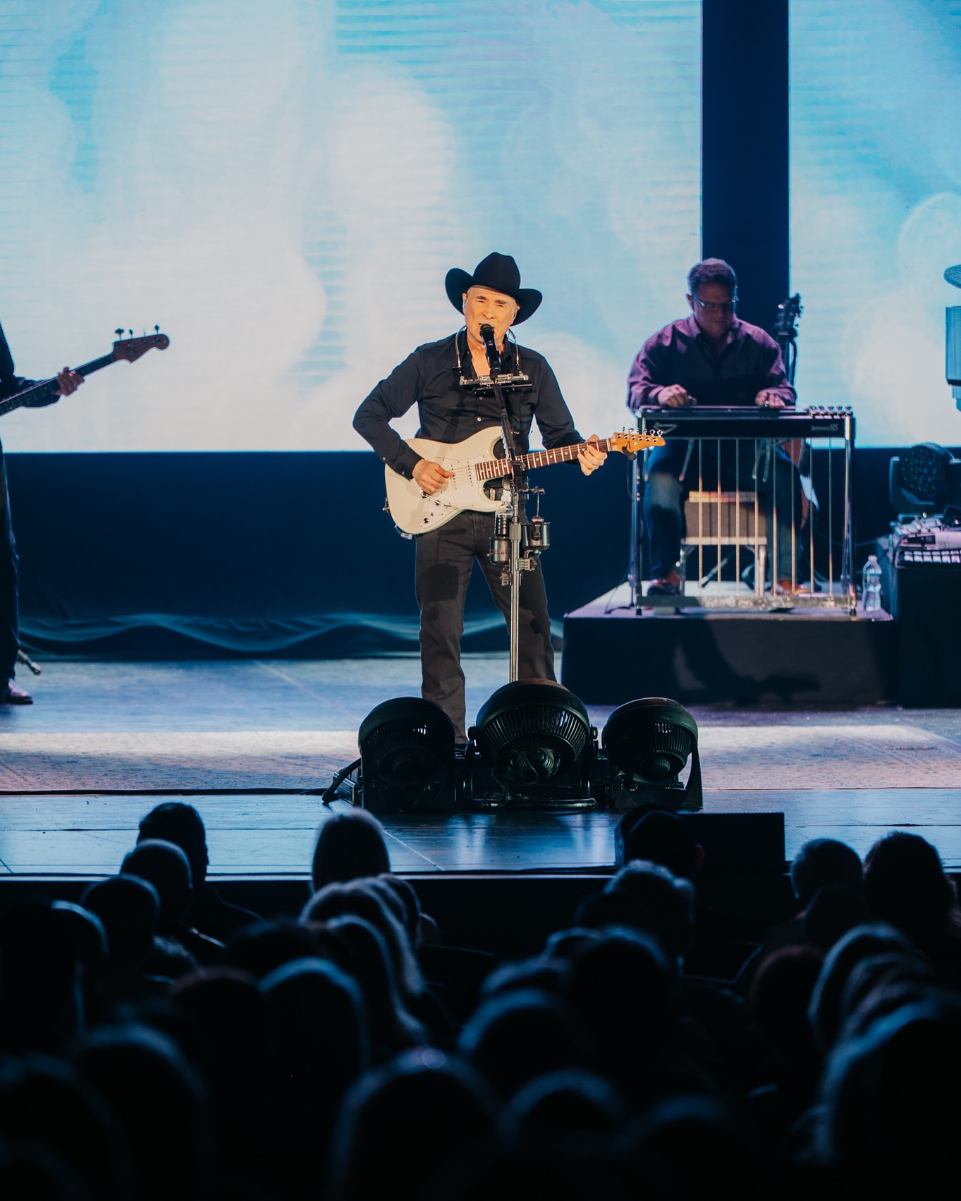 Clint Black Returns To Oxford Stage