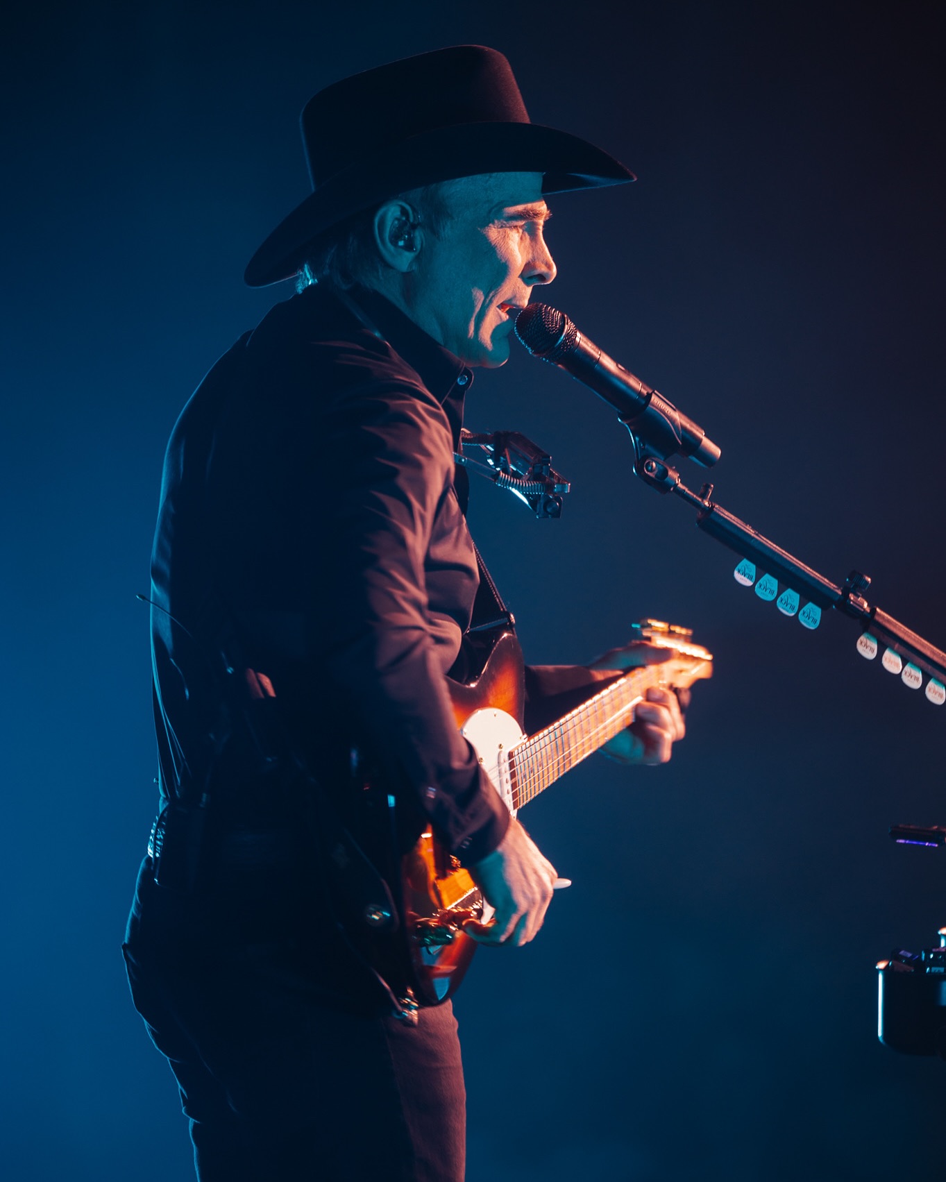 Clint Black Returns To Oxford Stage
