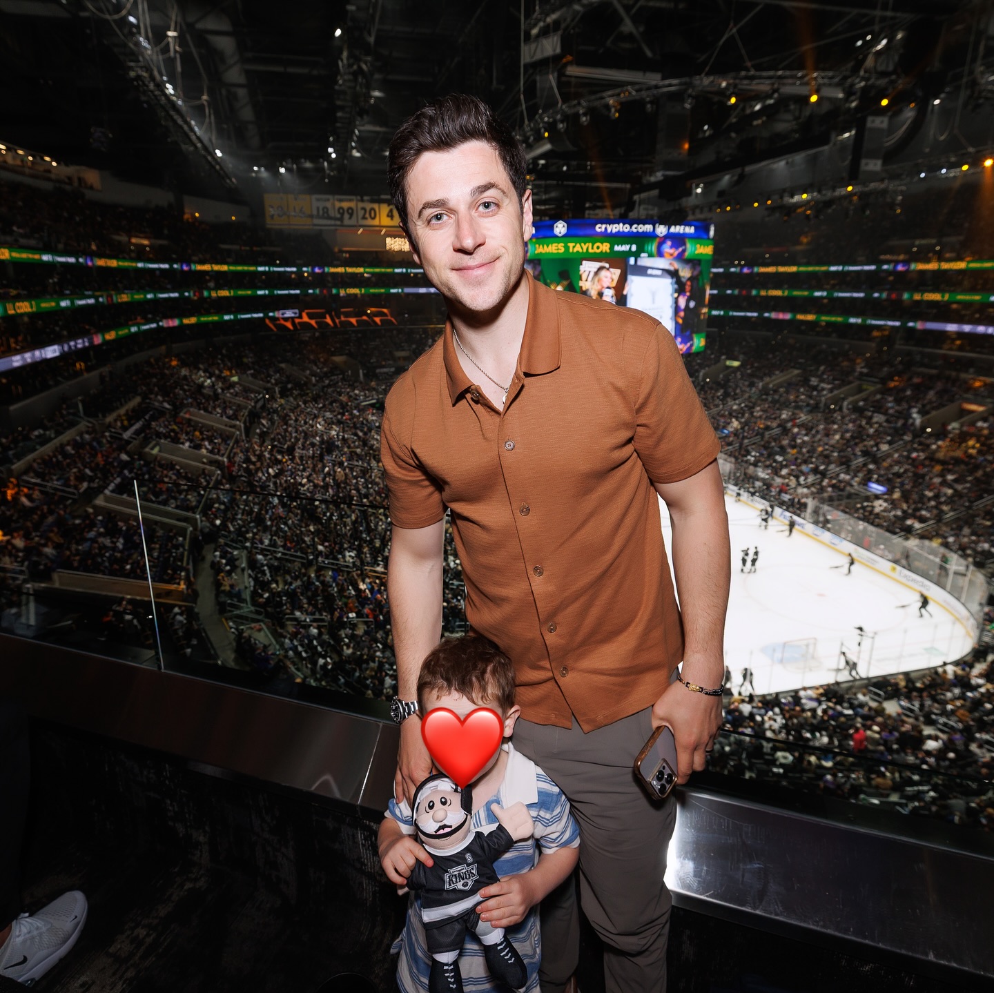 David Henrie Returns to LA With Vibrant Photo Dump and Kings Game Snapshots