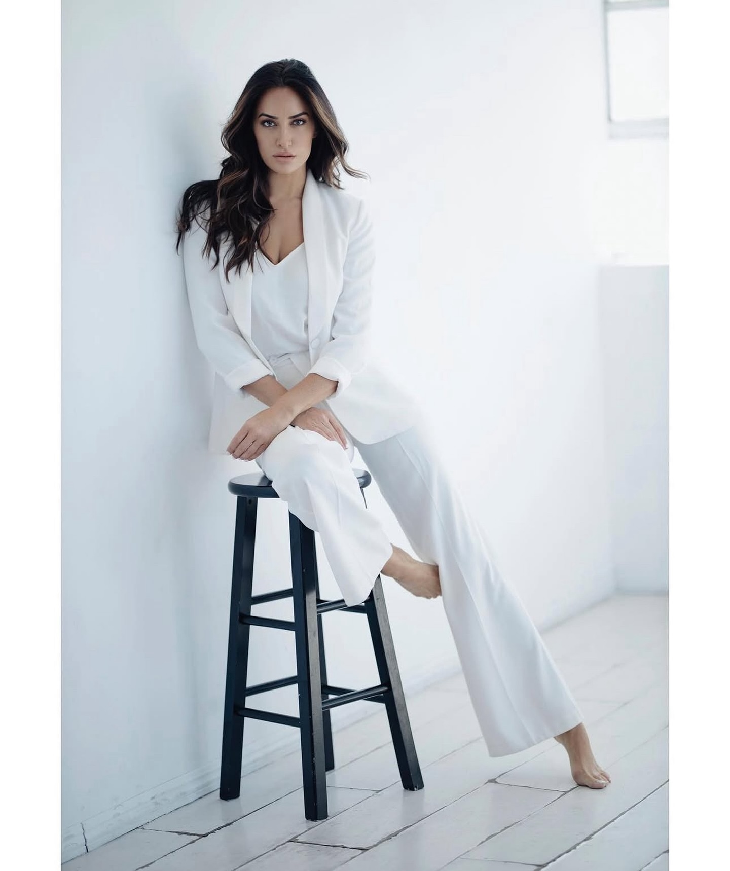 Donna Feldman Highlights The Beauty Of Simple Style The actress inspires with simple yet significant style.