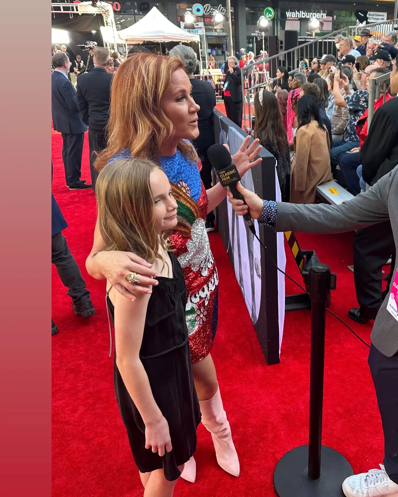 Elisa Donovan Attends TCM Film Festival Opening Night With Daughter Scarlett's Red Carpet Debut