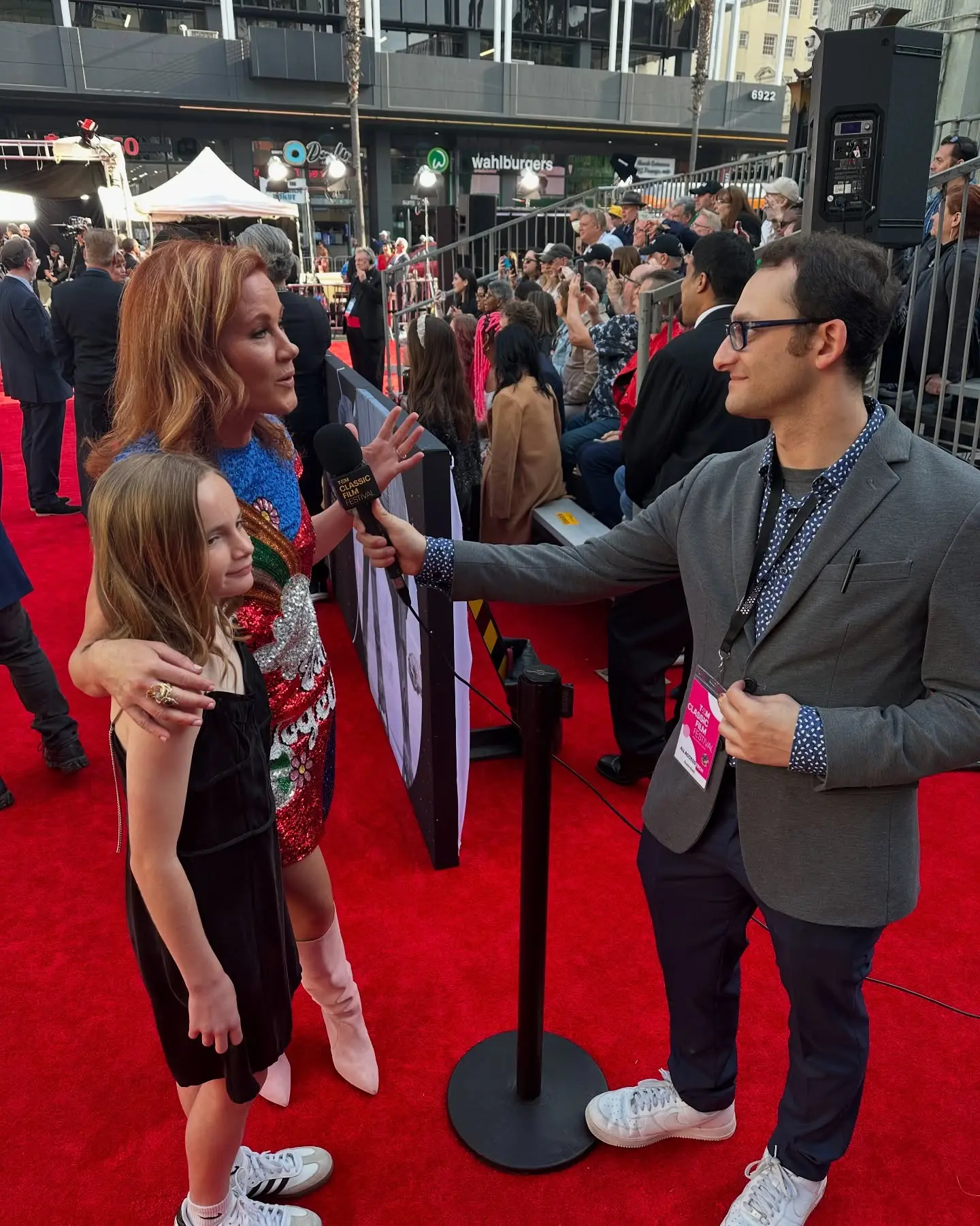 Elisa Donovan Attends TCM Film Festival Opening Night With Daughter Scarlett's Red Carpet Debut