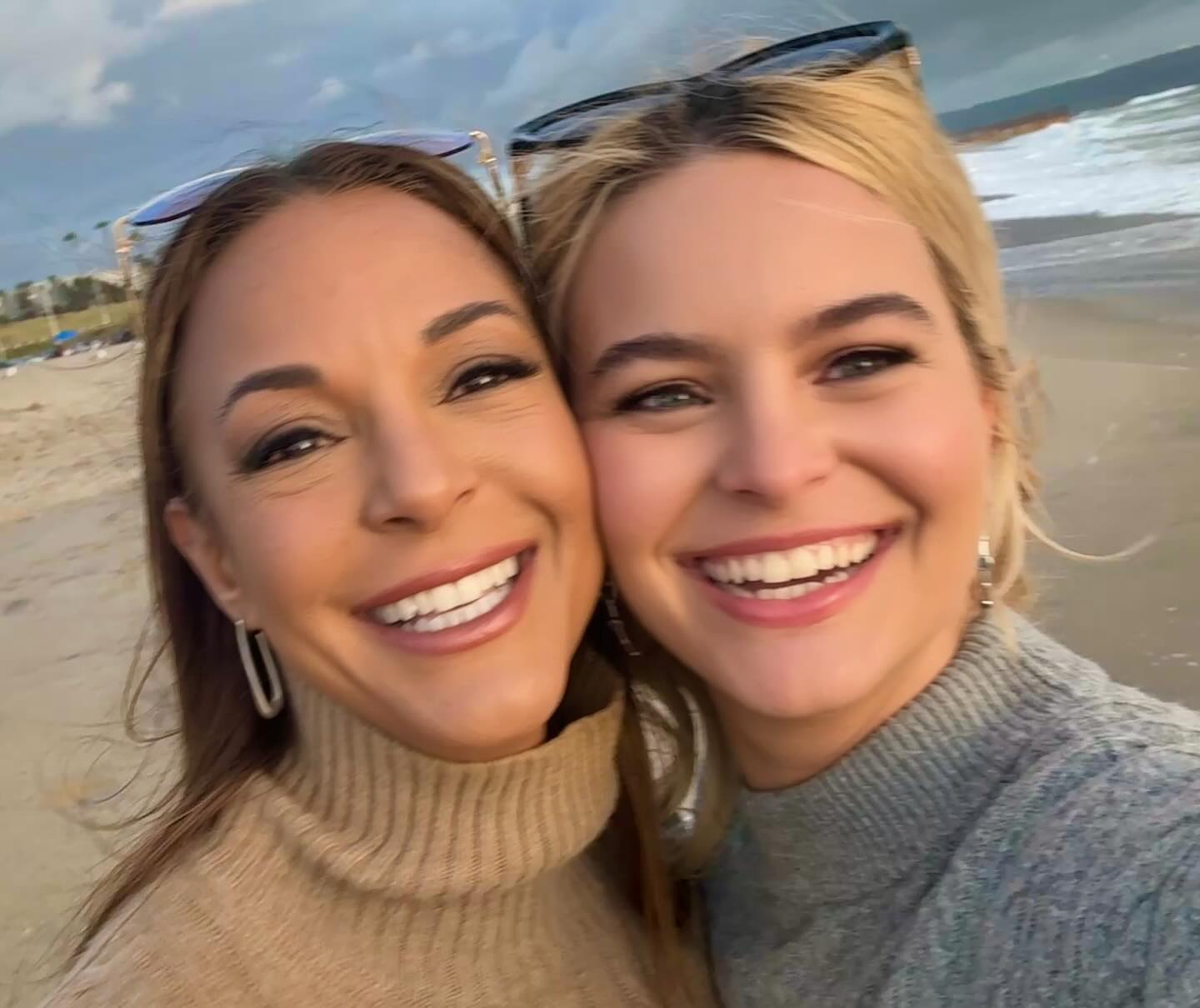 Eva LaRue Shares Serene Sea Selfies Diving into ocean serenity, Eva LaRue posts seaside selfies that capture calm, chic vibes.!