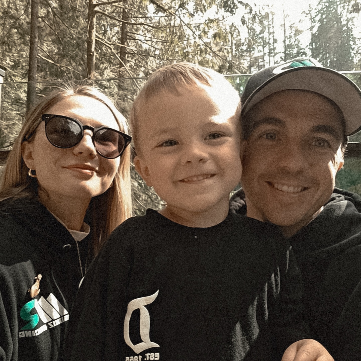 Frankie Muniz Enjoys Family Adventures After Busy Work Year The star is rediscovering cherished moments with loved ones while enjoying a pause from intense tasks!