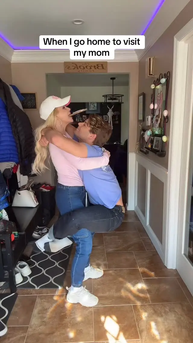 Garrett Clayton Hilariously Questions If All Moms Come With Wi-Fi And Snacks Garrett Clayton Hilariously Questions If All Moms Come With Wi-Fi And Snacks