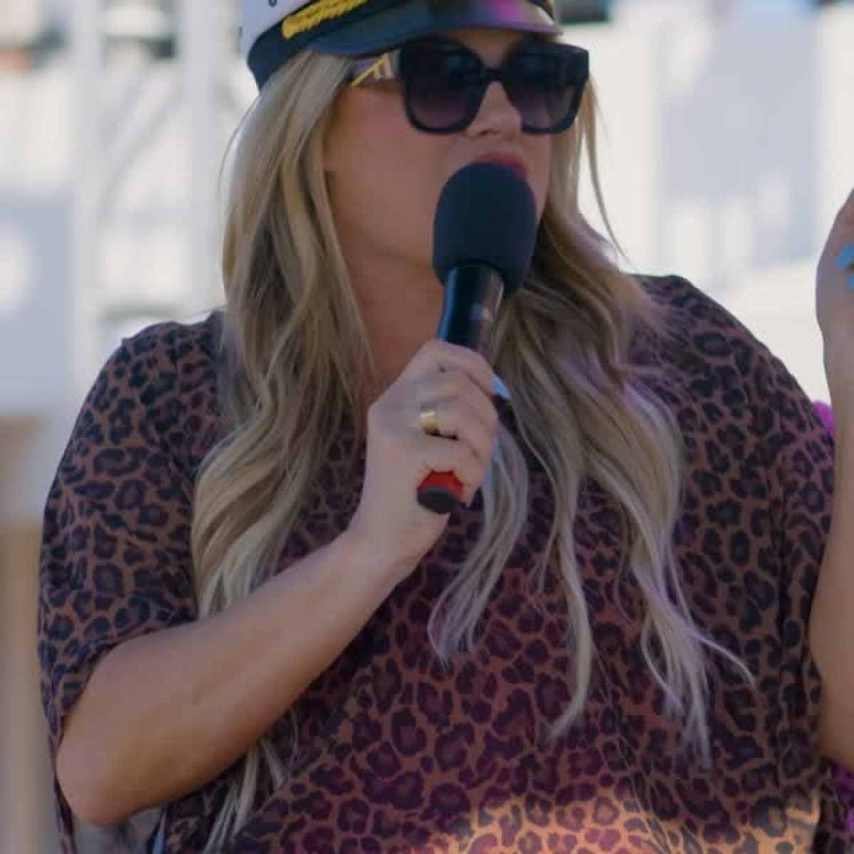 Heather McMahan Shares Wild Cruise Adventure With Robin Comedian gives fans an unforgettable glimpse into her cruise adventure.