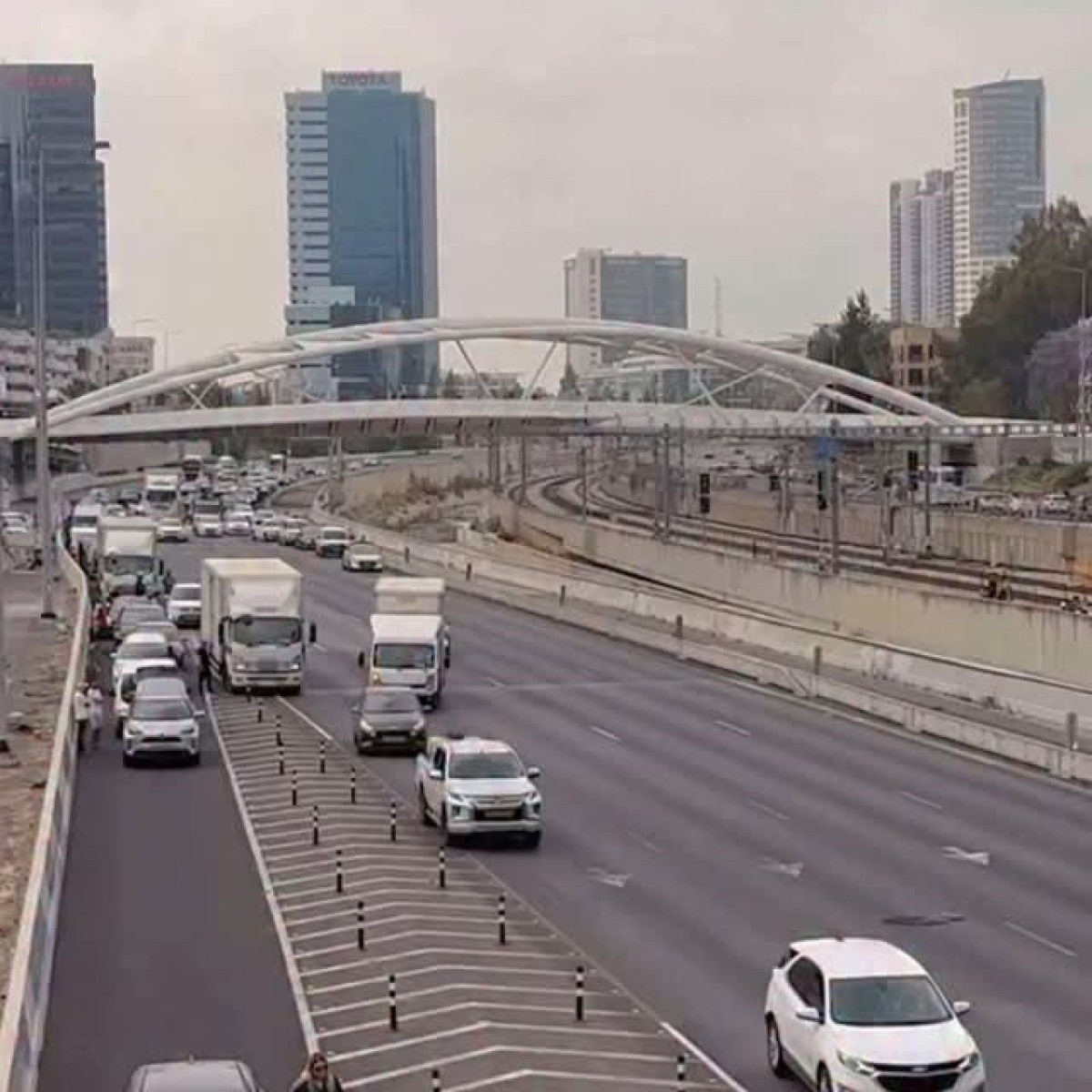 Israel Observes Yom HaShoah With 2-Minute Silence Across Israel, sirens wail for 2 minutes in a heartfelt pause honoring Holocaust victims.