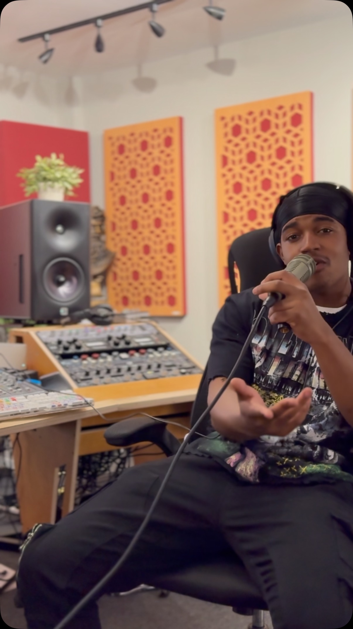 Issac Ryan Brown Announces Triumphant Instagram Comeback Issac Ryan Brown thrills his fans with a comeback post echoing memories and festive vibes.!