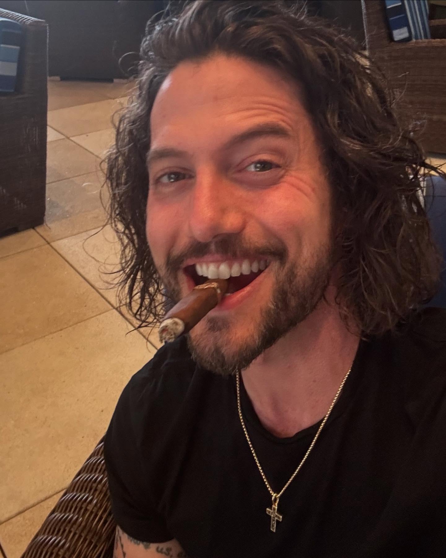 Jackson Rathbone’s Austin Gives An Update Of His Life From cigars, Easter eggs to thickburgers and e-bikes, the actor reclaims Austin.!!