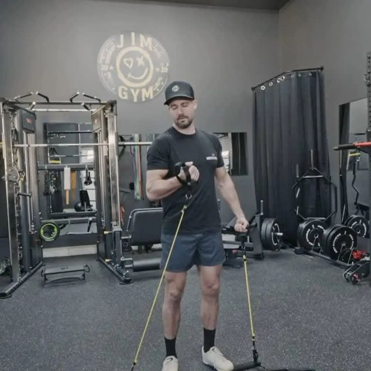 From Boy Band to Bodybuilding: Maslow’s 10-Pound Muscle Gain The Big Time Rush star challenges fans about their 2025 goals while working out.