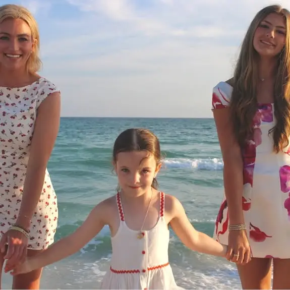 Jamie Lynn Spears Enjoys Beach Escape With Her Best Gals