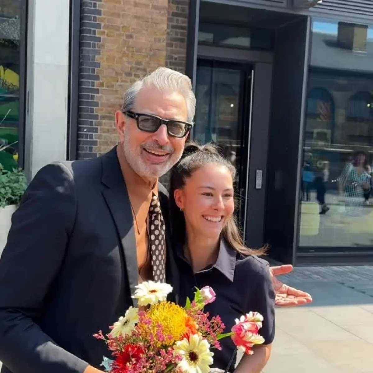 Jeff Goldblum’s ‘Still Blooming’ Celebration at Spiritland London Jeff Goldblum's Spiritland event in London sparkled with bold blooms for 'Still Blooming'!