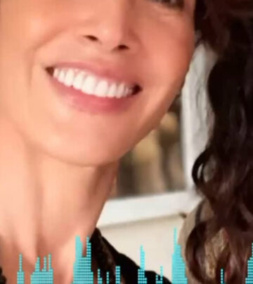 Jennifer Beals discusses sports, resilience & leadership in her first 94% Podcast episode!