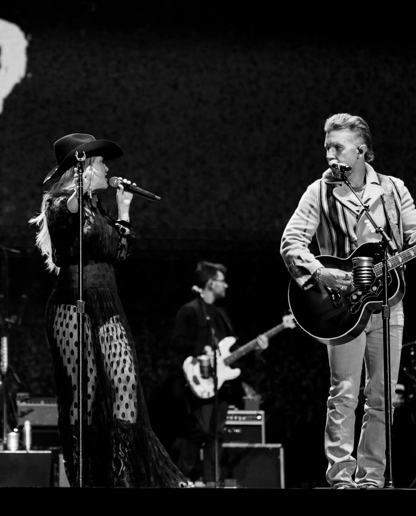 Kate Hudson Shines At Stagecoach Festival With Brothers Osborne Performance
