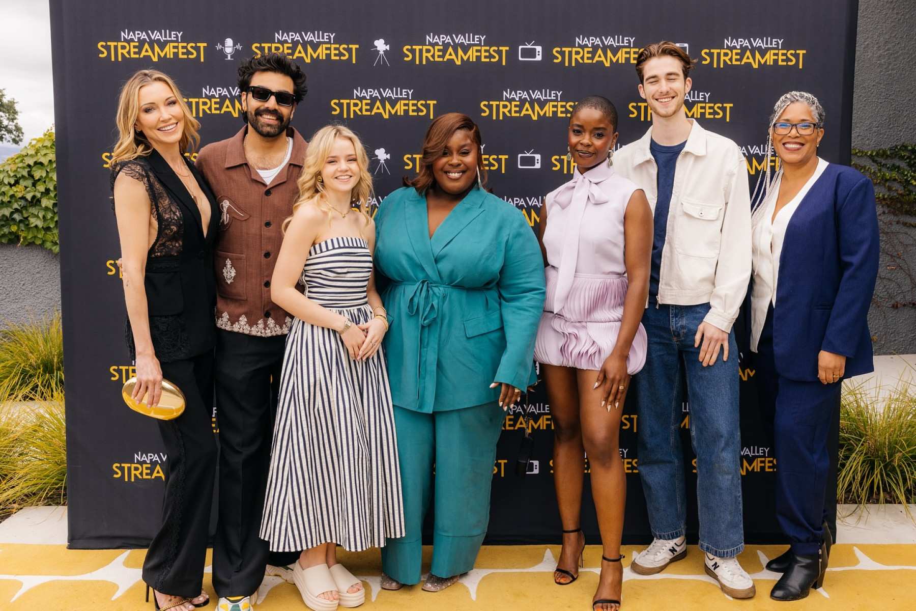 Katie Cassidy Wins ‘Breakout Star’ Award at Napa Valley Stream Fest Katie Cassidy shines as breakout star at Napa Valley Stream Fest's creative weekend now!!!