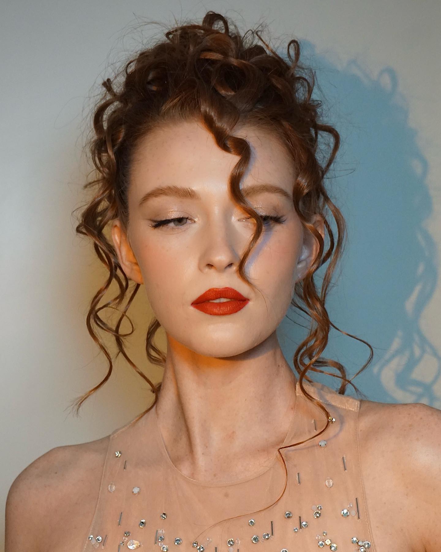 Larsen Thompson Channels Old Hollywood Glamour At Daily Front Row Awards