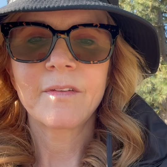 Lea Thompson Directs New Season of 'The Chicken Sisters'