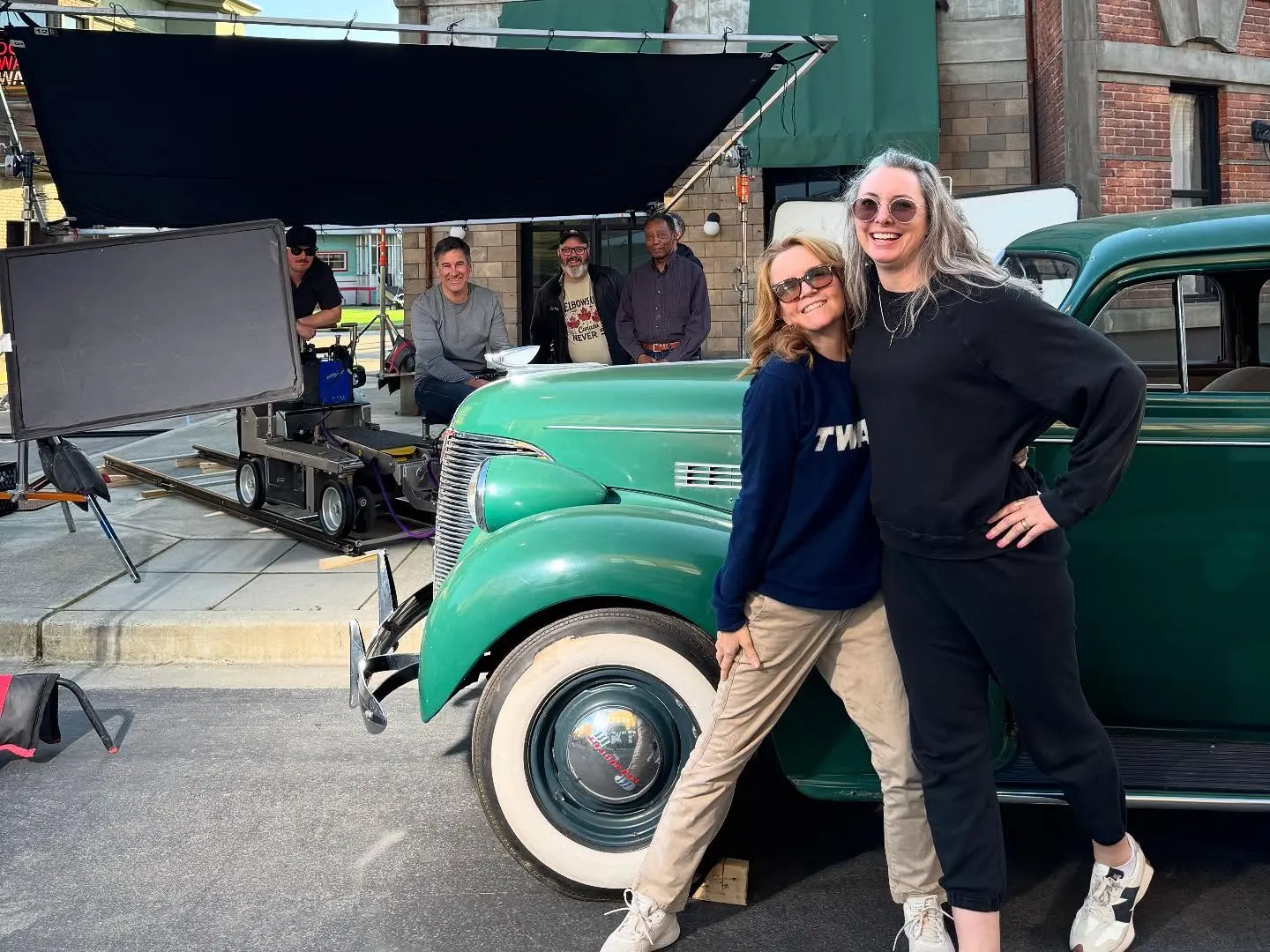 Lea Thompson Directs New Season of 'The Chicken Sisters'