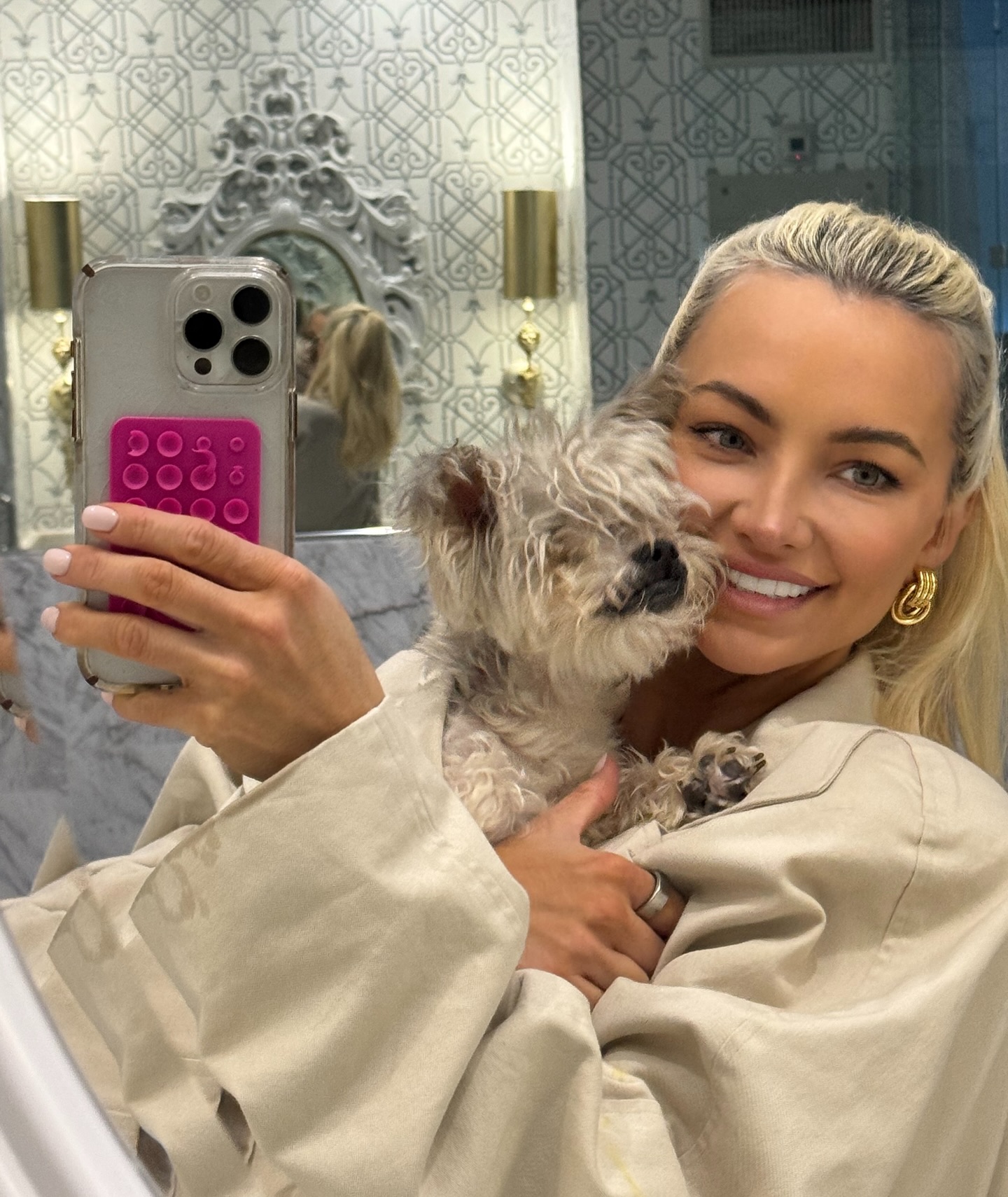 Lindsey Pelas Celebrates Her Natural Roots in Latest Instagram Post