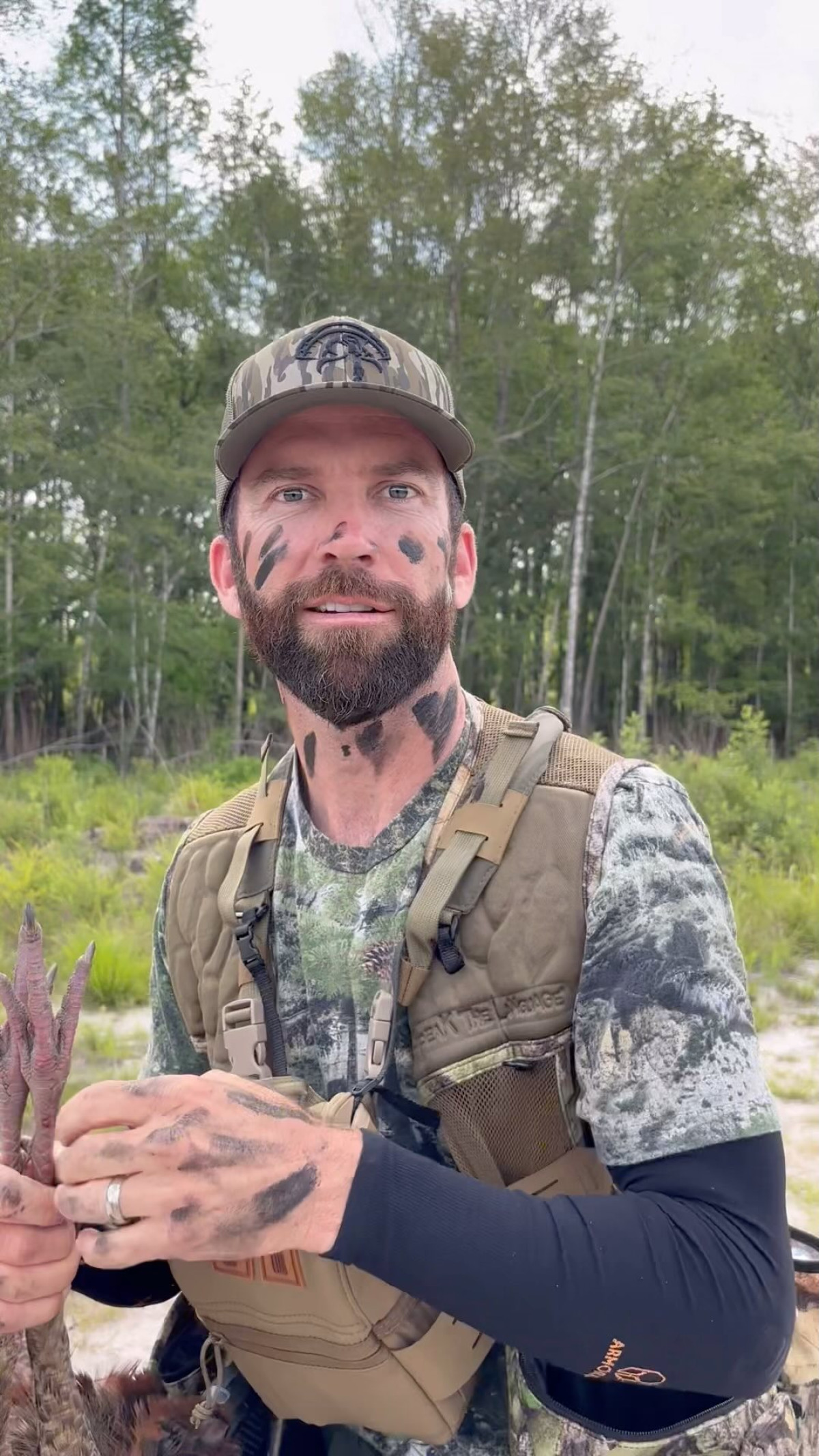 Lucas Black Celebrates Blessed Turkey Hunt With Family Lucas Black unites faith, family & outdoor thrills on a blessed turkey hunt adventure !!!