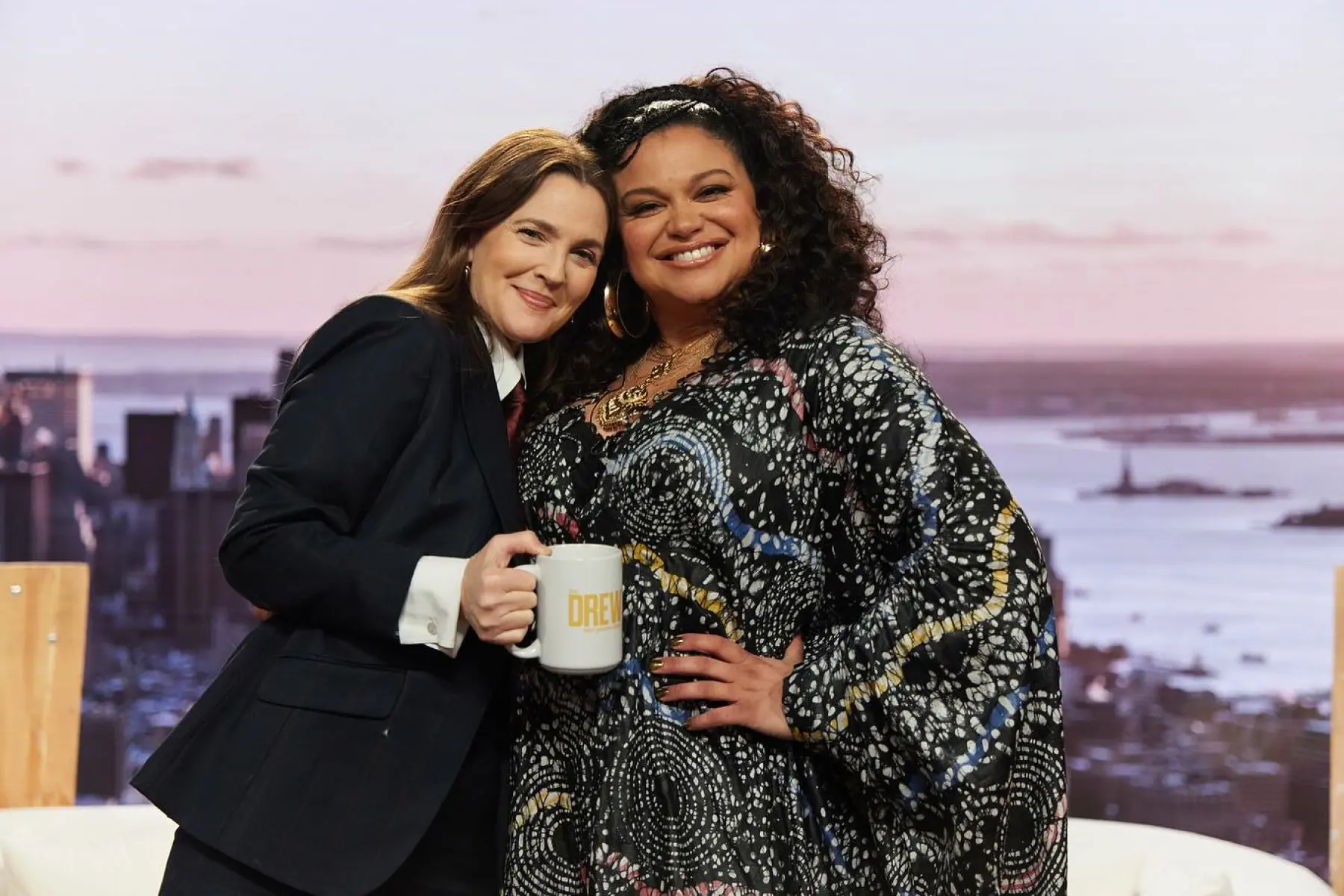 Style and laughter light up the talk show for a feel-good celebration.