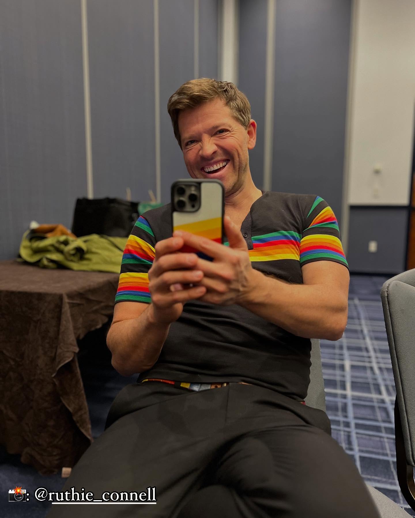 Misha Collins Flaunts Bold Look With Clever ‘Matching’ Style Misha Collins stuns fans on Instagram with a witty caption and matching style flair.