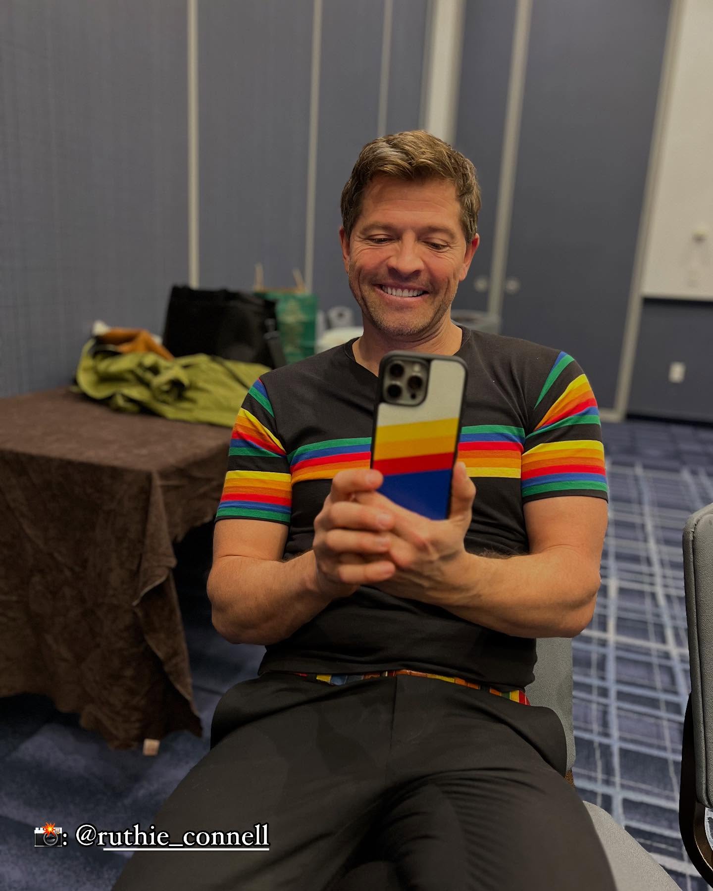 Misha Collins Flaunts Bold Look With Clever ‘Matching’ Style