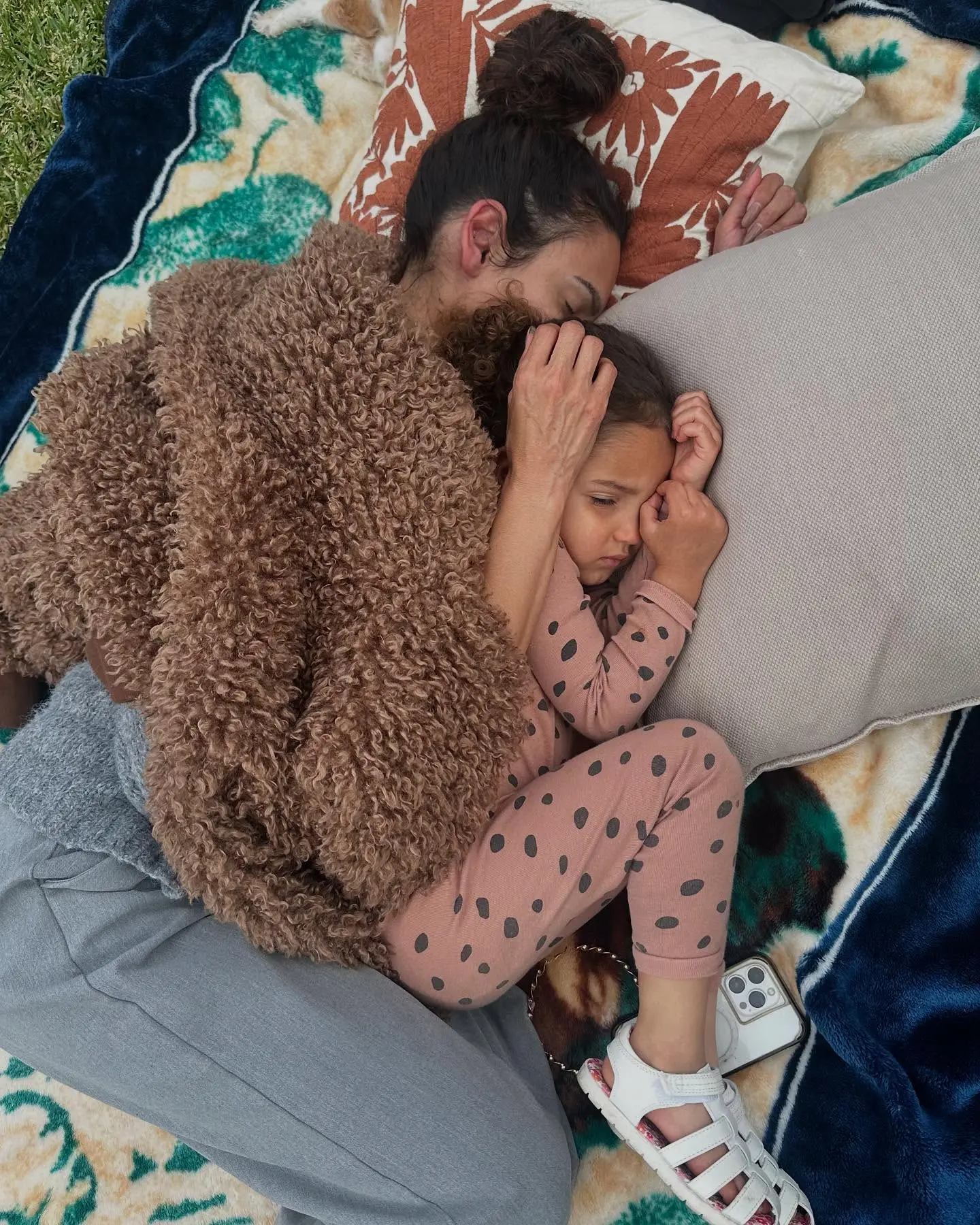 The actress celebrates family bonds and sisterhood with a heartfelt thank you post.