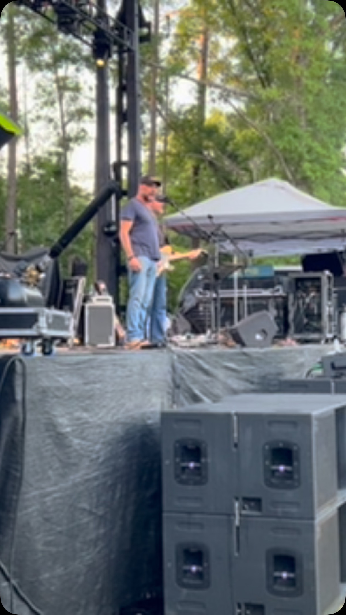 Op Fob Concert Blends Country Music And Heartfelt Hero Tributes When the spirit of service meets the sound of celebration.