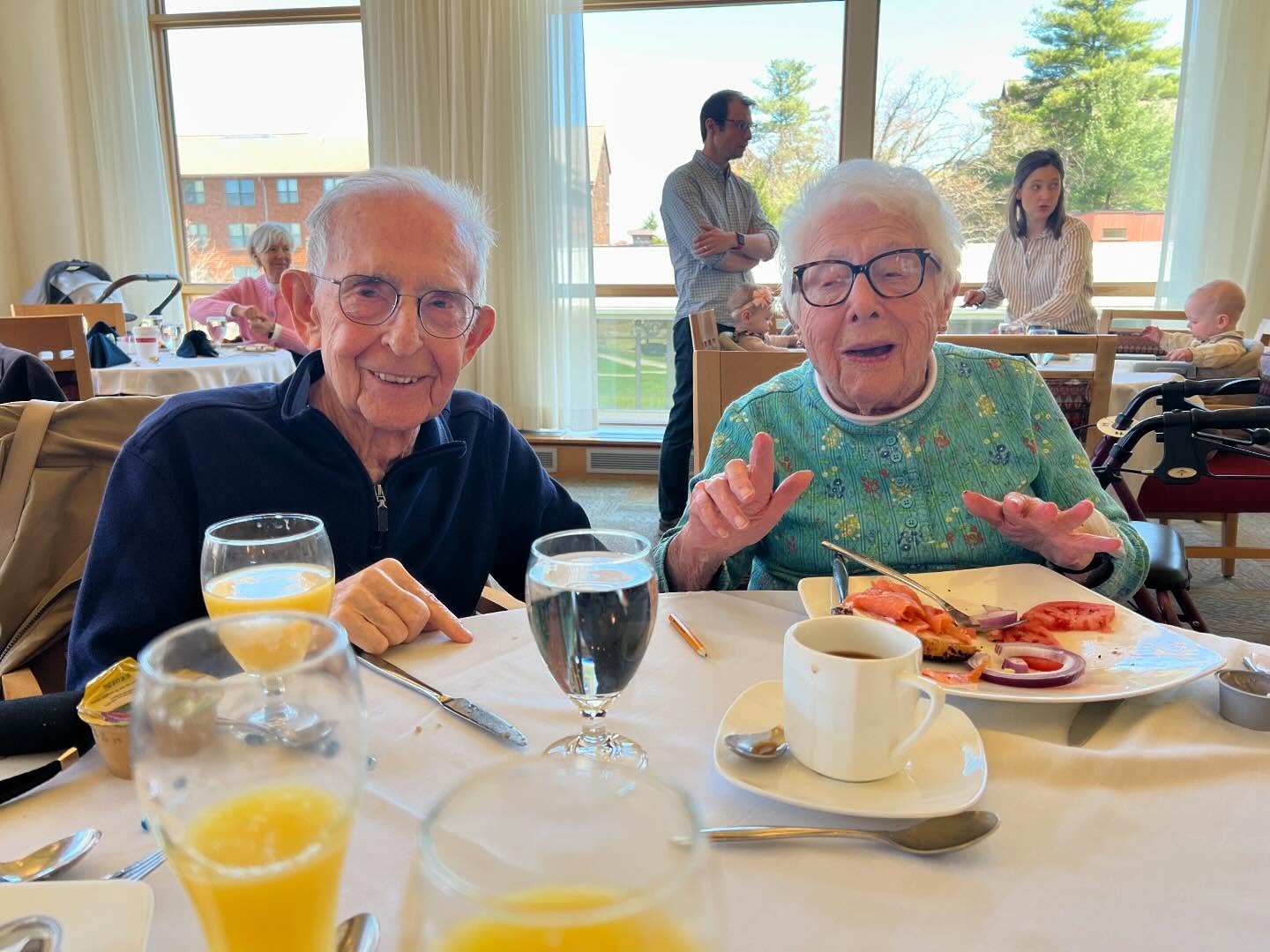 Rachel Dratch Celebrates Family Reunion With 102-Year-Old Aunt Mary And 90-Year-Old Uncle Morry In Boston