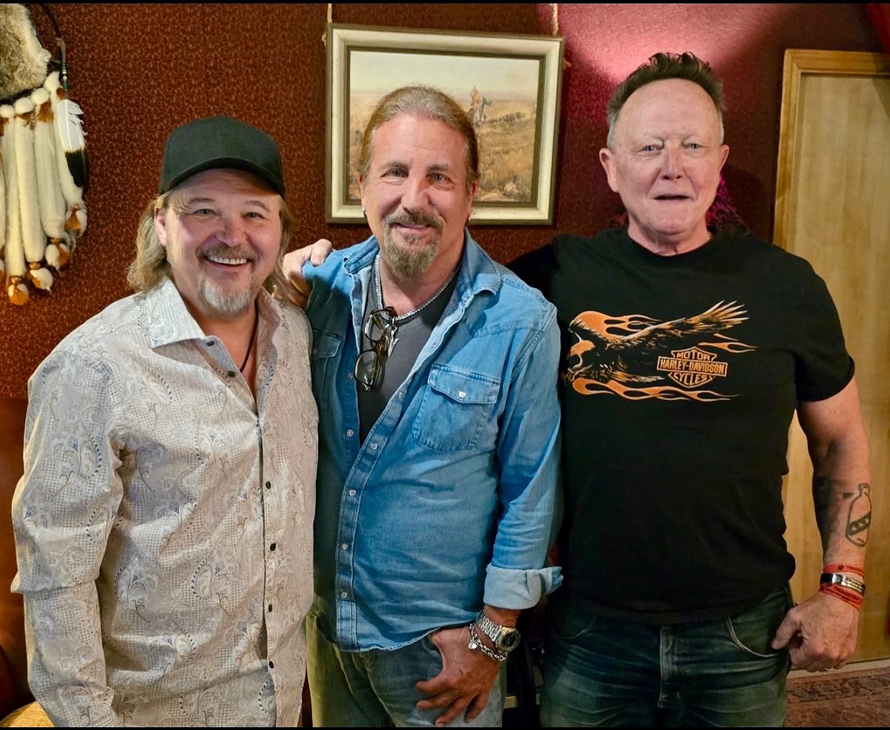 Robert Patrick Hosts ‘Marietta Mafia Meeting’ With Travis Tritt And Jesse James Dupree Robert Patrick Hosts 'Marietta Mafia Meeting' With Travis Tritt And Jesse James Dupree