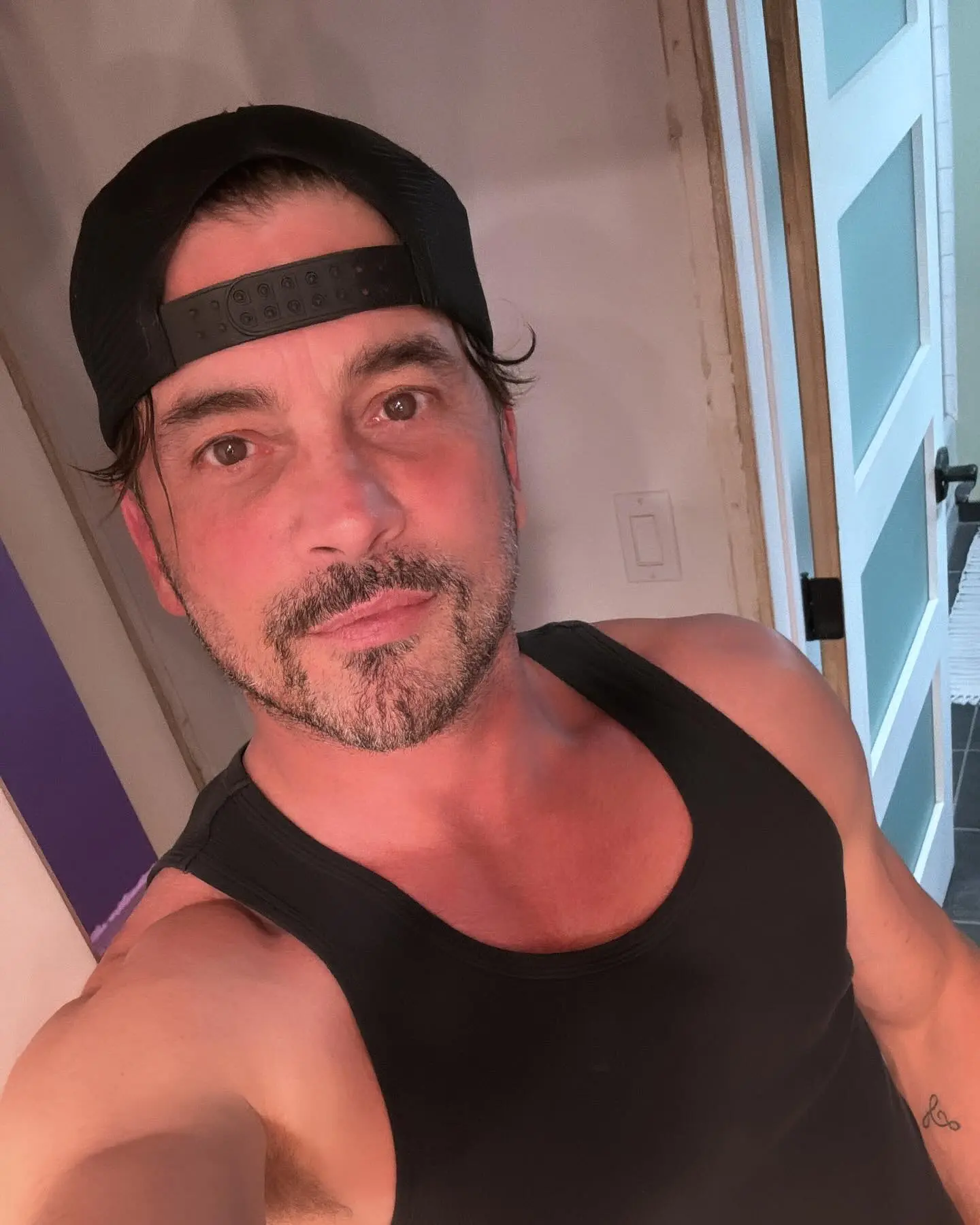 Skeet Ulrich Shares Emotional Post Leaving Fans Wondering About Hidden Message Skeet Ulrich Shares Emotional Post Leaving Fans Wondering About Hidden Message
