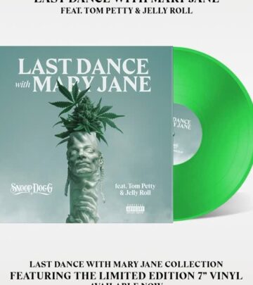 Rap legend expands merchandise with exclusive vinyl record available on his official store